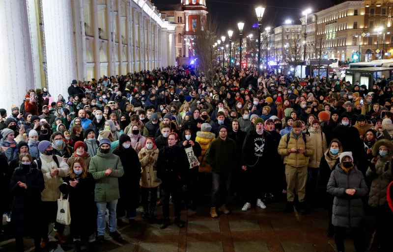 Антивоенная демонстрация в Санкт-Петербурге 24 февраля 2022 г.  © 2022 REUTERS/Anton Vaganov