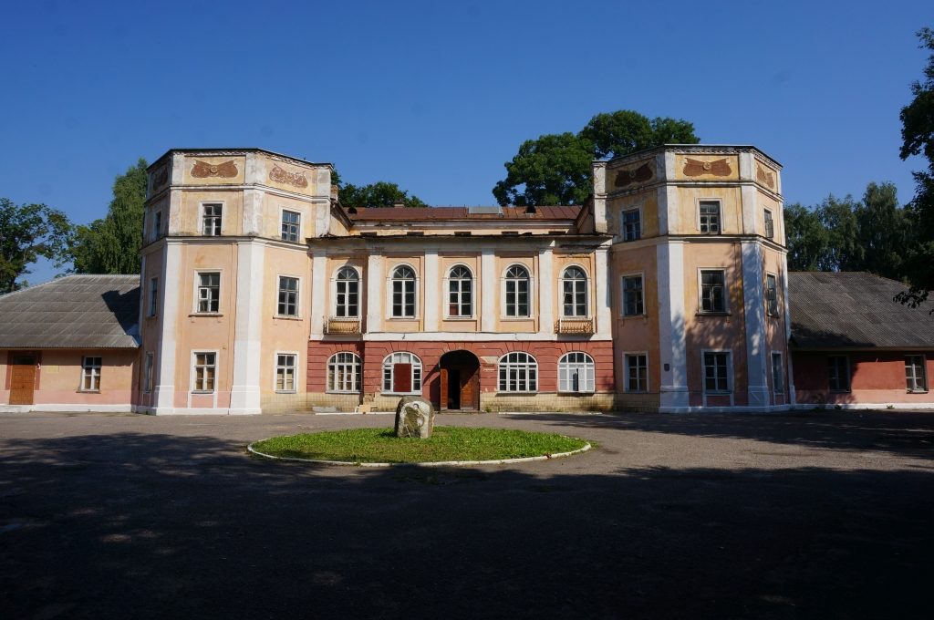 Дворец конца 18 века в центре Гродно продается с аукциона за 1,2 млн долларов