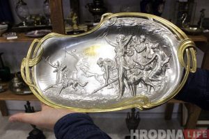 "В этих вещах есть шарм". Молодые гродненцы открыли магазин винтажных и старых вещей "В этих вещах есть шарм". Молодые гродненцы открыли магазин винтажных и старых вещей