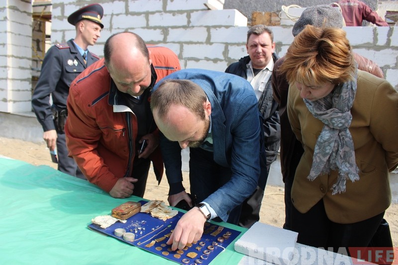 В центре Гродно нашли еврейский клад времен Второй мировой В центре Гродно нашли еврейский клад времен Второй мировой