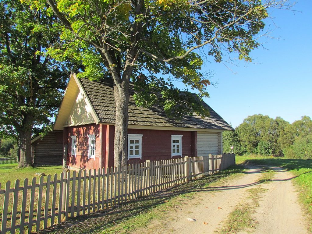Провести неделю на родине Василя Быкова приглашают гродненцев