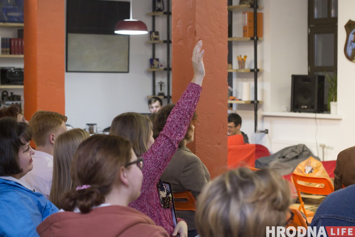Карта, которая всегда с тобой. Hrodna.life презентовал на “Мове нанова” свои тишотки Карта, которая всегда с тобой. Hrodna.life презентовал на “Мове нанова” свои тишотки