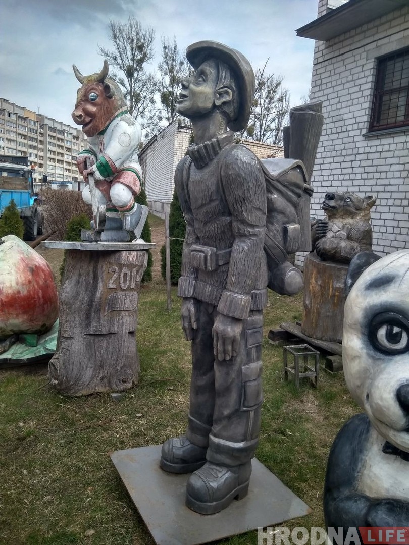 Гродненский "турист", которого увезли с Советской, встретился с зубром "Валерой" Гродненский "турист", которого увезли с Советской, встретился с зубром "Валерой"