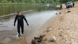 Гродненские спасатели чистят городские пляжи Гродненские спасатели чистят городские пляжи
