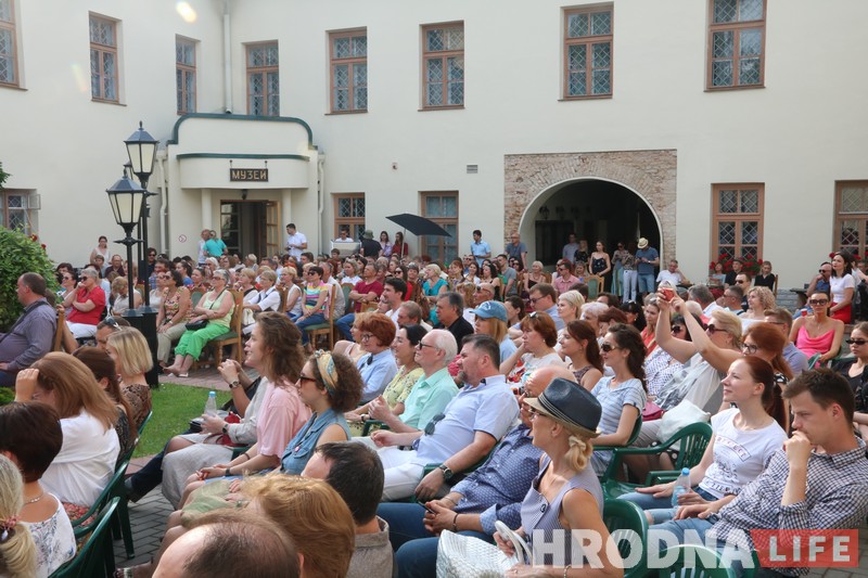 Алкксандр Кравчук продолжает знакомить Гродно с джазовыми историями и исполнителями Алкксандр Кравчук продолжает знакомить Гродно с джазовыми историями и исполнителями