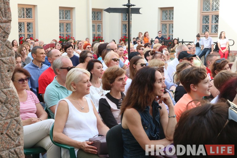 Алкксандр Кравчук продолжает знакомить Гродно с джазовыми историями и исполнителями Алкксандр Кравчук продолжает знакомить Гродно с джазовыми историями и исполнителями