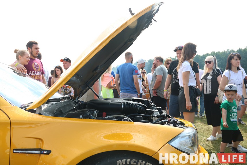 Ливень и рекордное количество участников. Юбилейный автофестиваль SunDay 2019 прошел под Гродно Ливень и рекордное количество участников. Юбилейный автофестиваль SunDay 2019 прошел под Гродно