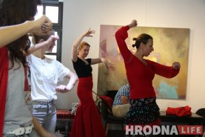 Колоски, диджеи и "водопой". В дворике на Мостовой открыли сезон летних вечеринок Колоски, диджеи и "водопой". В дворике на Мостовой открыли сезон летних вечеринок