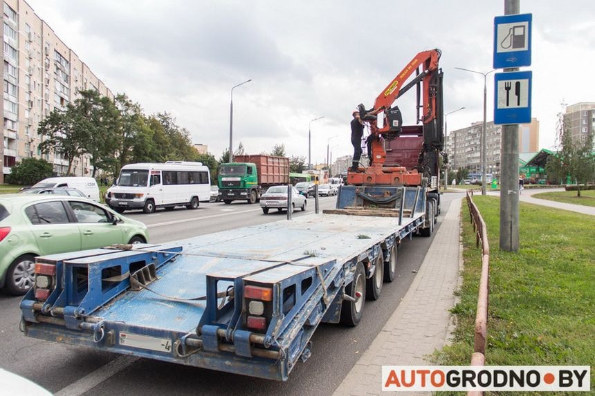 "МАЗ" оборвал троллейбусную сеть. Пострадала пенсионерка оборвали сеть