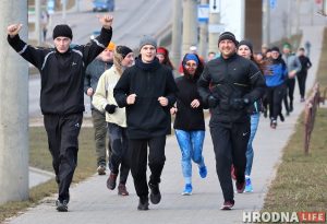 «Мы начинаем разбегивать Гродно». 23 февраля гродненцы пробежались вокруг города «Мы начинаем разбегивать Гродно». 23 февраля гродненцы пробежались вокруг города