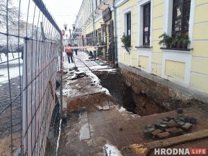 «Новый вход - современное решение». Кто разрешил копать и пробивать стену в старинном подвале на Советской? «Новый вход - современное решение». Кто разрешил копать и пробивать стену в старинном подвале на Советской?
