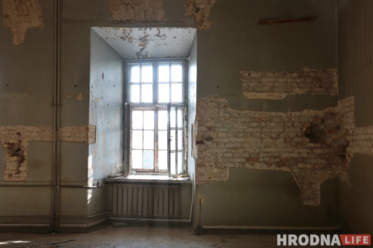 Туалета в королевских покоях не будет: польских специалистов ознакомили с ходом реконструкции Старого замка Туалета в королевских покоях не будет: польских специалистов ознакомили с ходом реконструкции Старого замка