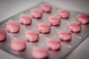 Лечит или нет ? Препарат из польской гуманитарки вызывает сомнения у специалистов