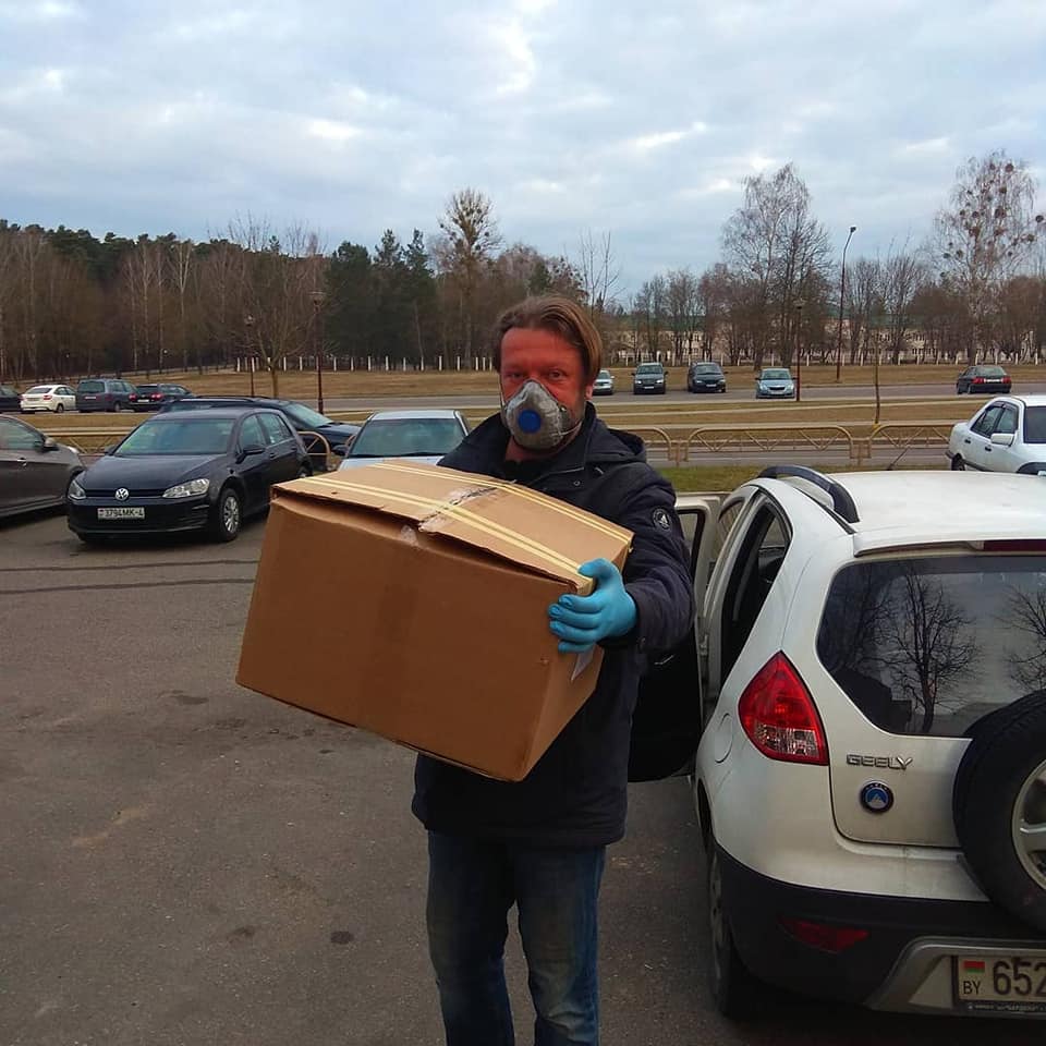Гродненские активисты раздали полторы тысячи масок медикам Фота: facebook.com