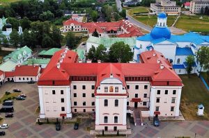 В больницу из монастыря и семинарии в Жировичах доставлен 41 человек В Жировичском монастыре приостанавливают прием паломников. Фото: vedaj.by