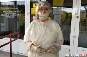 Кризис: аккордеонистка Лена с Советской пошла работать санитаркой Кризис: аккордеонистка Лена с Советской пошла работать санитаркой