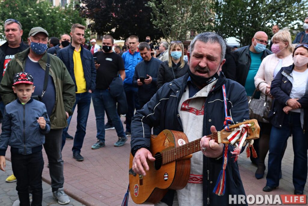 «Меньше 1000 подписей мы не собирали». Гродно стал первым городом, куда привезли Светлану Тихановскую