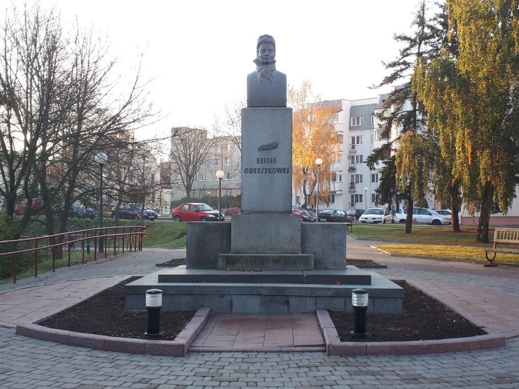 110 лет назад Гродно прощался с Элизой Ожешко: как это было и как появился памятник писательнице