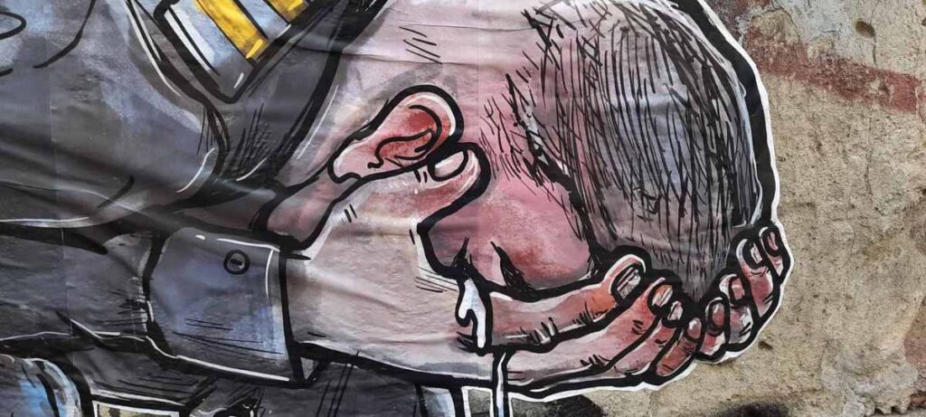 На стене в Бресте появился и быстро пропал милиционер, плачущий и думающий об Оскаре после задержания Тихановского в Гродно