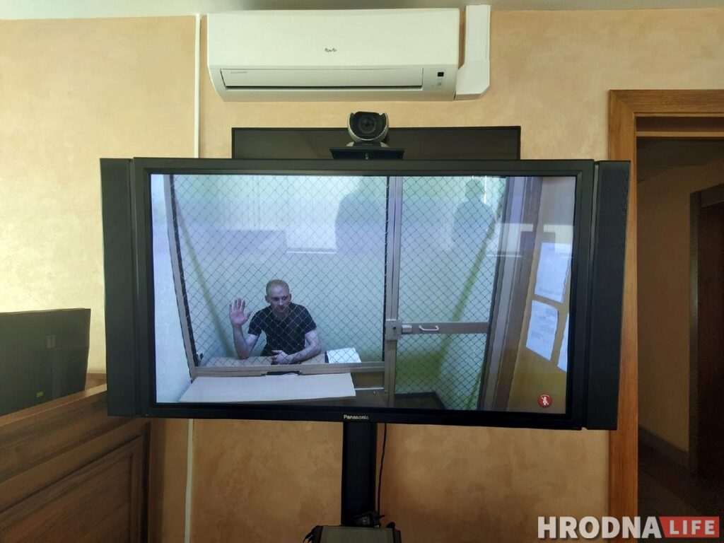 В Гродно начался суд над Владимиром Наумиком. Свидетели говорят, что он мешал работе милиции В Гродно начался суд над Владимиром Наумиком. Свидетели говорят, что он мешал работе милиции