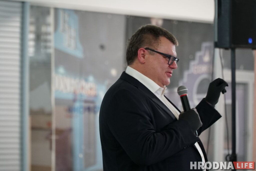 "Не ісці на выбары - прагаласаваць за ўладу". Віктар Бабарыка сабраў на сустрэчы 250 гродзенцаў