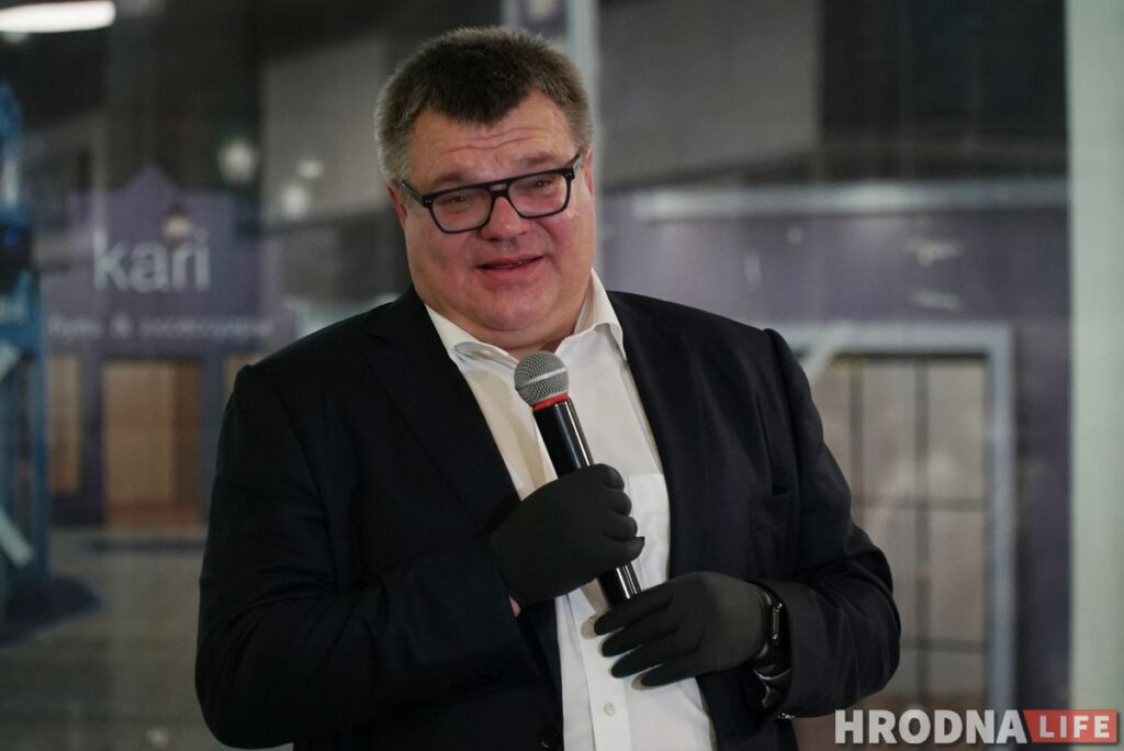 "Не ісці на выбары - прагаласаваць за ўладу". Віктар Бабарыка сабраў на сустрэчы 250 гродзенцаў