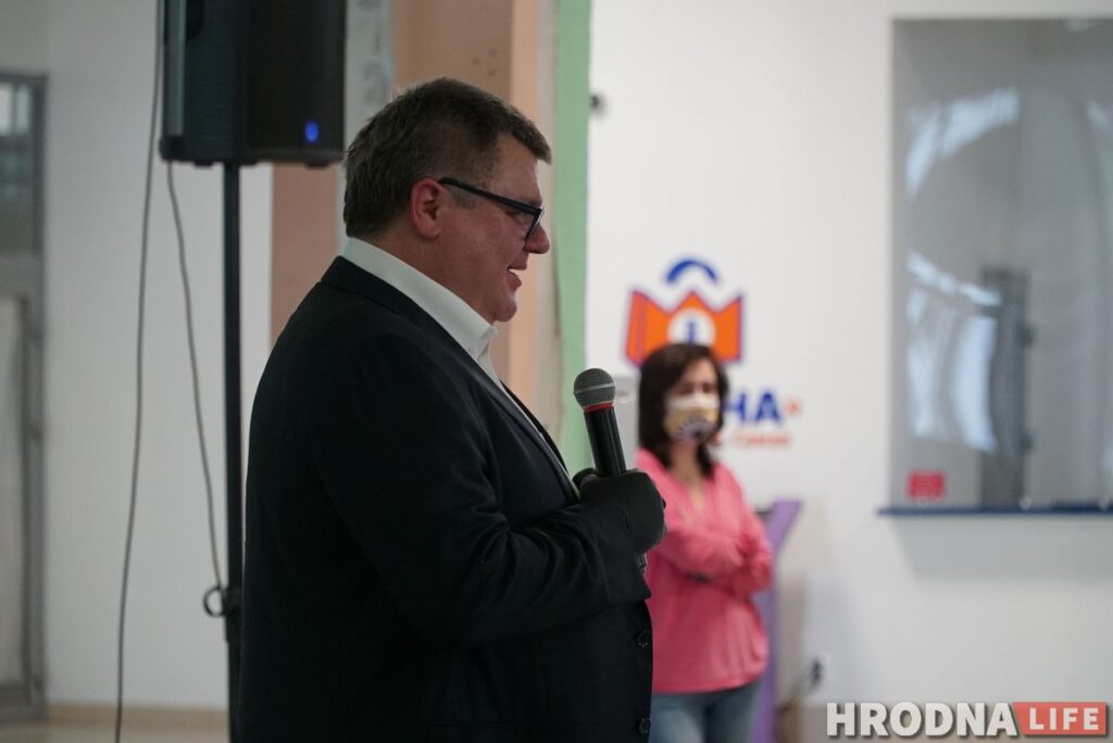 "Не ісці на выбары - прагаласаваць за ўладу". Віктар Бабарыка сабраў на сустрэчы 250 гродзенцаў