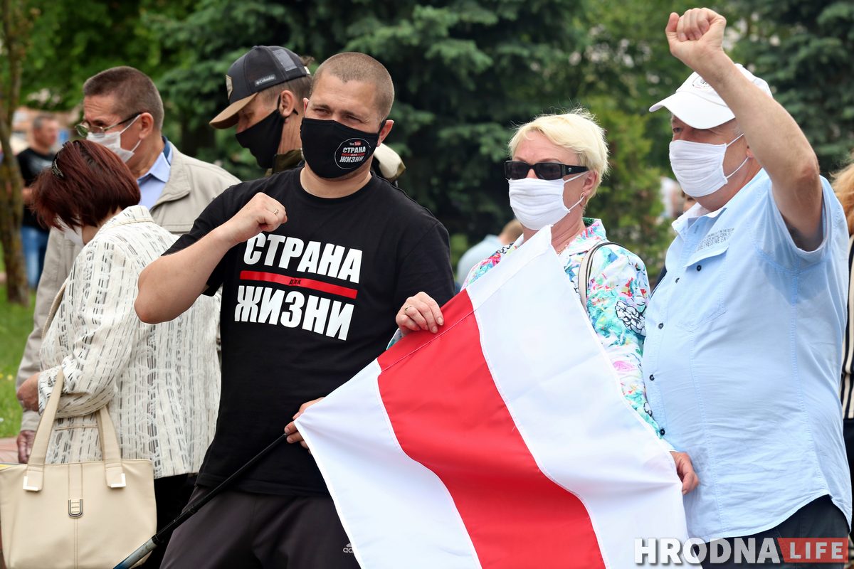 Назіральнік пра збор подпісаў у Гродне: «Людзі праяўляюць неверагодную актыўнасць»
