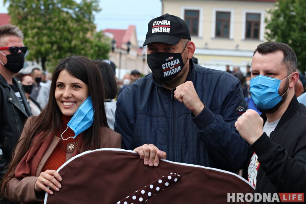 Гродненский областной суд не удовлетворил жалобу Тихановского. Блогер в рассмотрении не участвовал