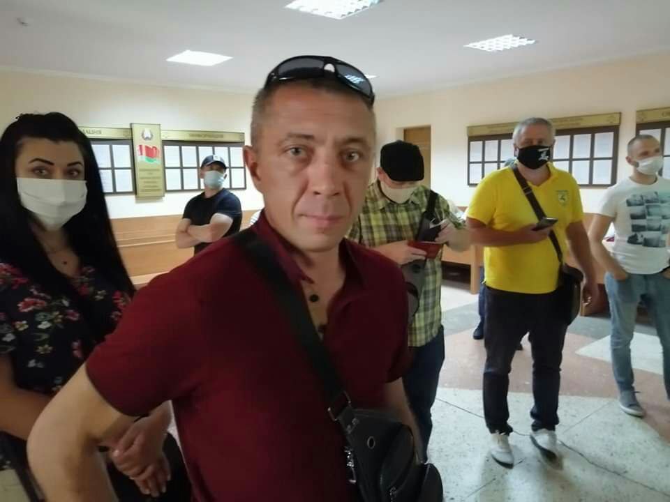 Активиста из Скиделя оштрафовали за езду на автомобиле с флагом. Флаг уничтожат Активиста из Скиделя оштрафовали за езду на автомобиле с флагом. Флаг уничтожат