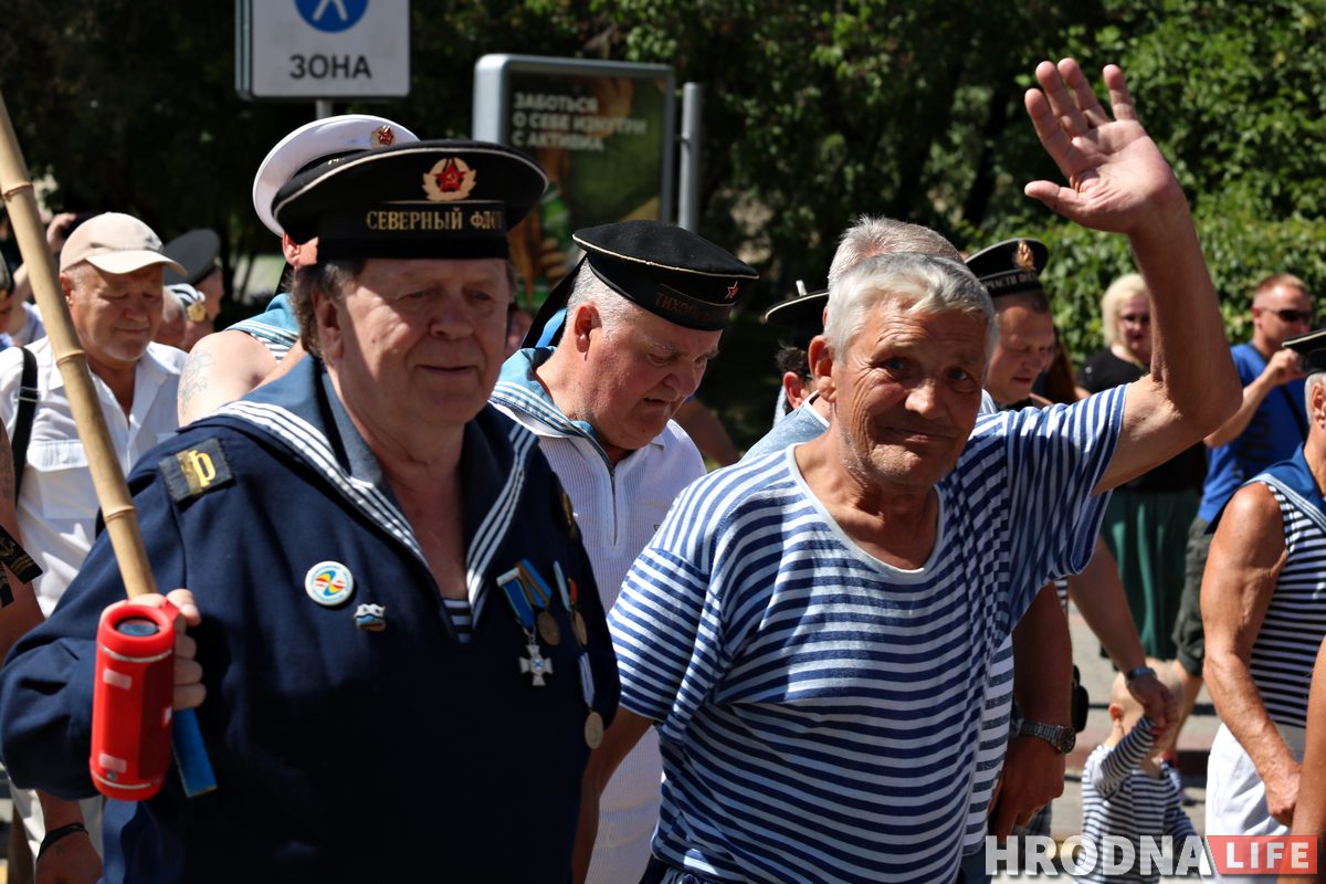 «Если надо, мы выйдем». О чем говорили моряки в день ВМФ в Гродно