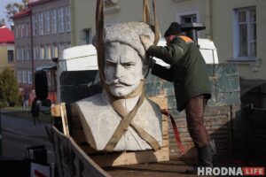 Потомки Чапаева просят Лукашенко передать в Россию демонтированный в Гродно памятник Потомки Чапаева просят Лукашенко передать в Россию демонтированный в Гродно памятник