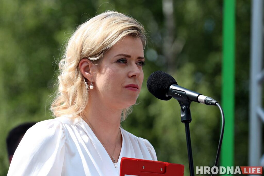 “Табакерками” привлекать туристов?” На пикете Тихановской штаб высказался о реконструкции Старого замка и вырубке деревьев