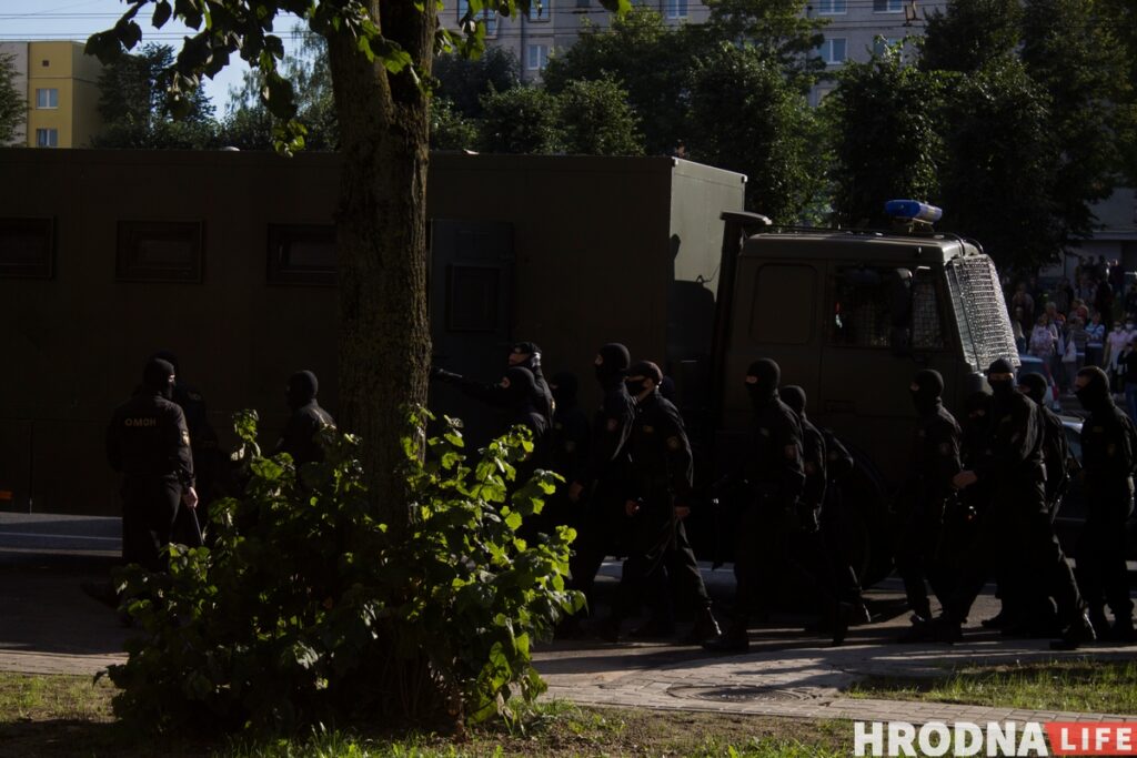 Задержанного на протесте 16-летнего студента ждет комиссия по делам несовершеннолетних