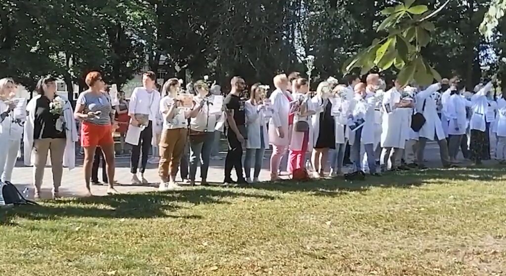 "Магчымы пенсійны ўзрост". 700 медыкаў шукаюць у Гродзенскай вобласці — недахоп можа быць большым