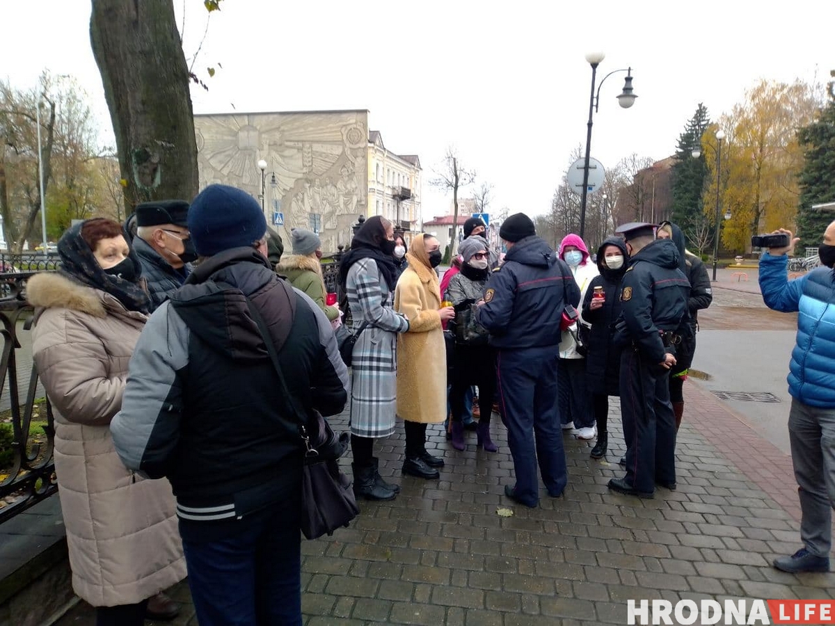 Паніхіда і ланцугі салідарнасці. Як Гродна смуткуе па Раману Бандарэнку