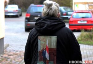 «Я ненавижу вранье». Гродненка напомнила Лукашенко, под каким флагом он принимал присягу «Я ненавижу вранье». Гродненка напомнила Лукашенко, под каким флагом он принимал присягу