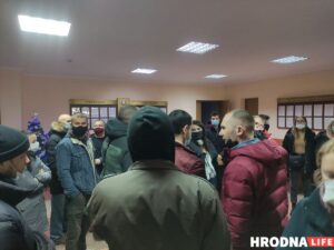Четырех гродненцев начали судить за насилие над милиционерами у "Галактики". Их обвинили в преступном сговоре Четырех гродненцев начали судить за насилие над милиционерами у "Галактики". Их обвинили в преступном сговоре