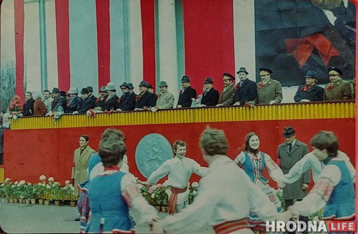На сметніку ў Гродне знайшлі старыя фота і плёнкі. Каму яны належалі?