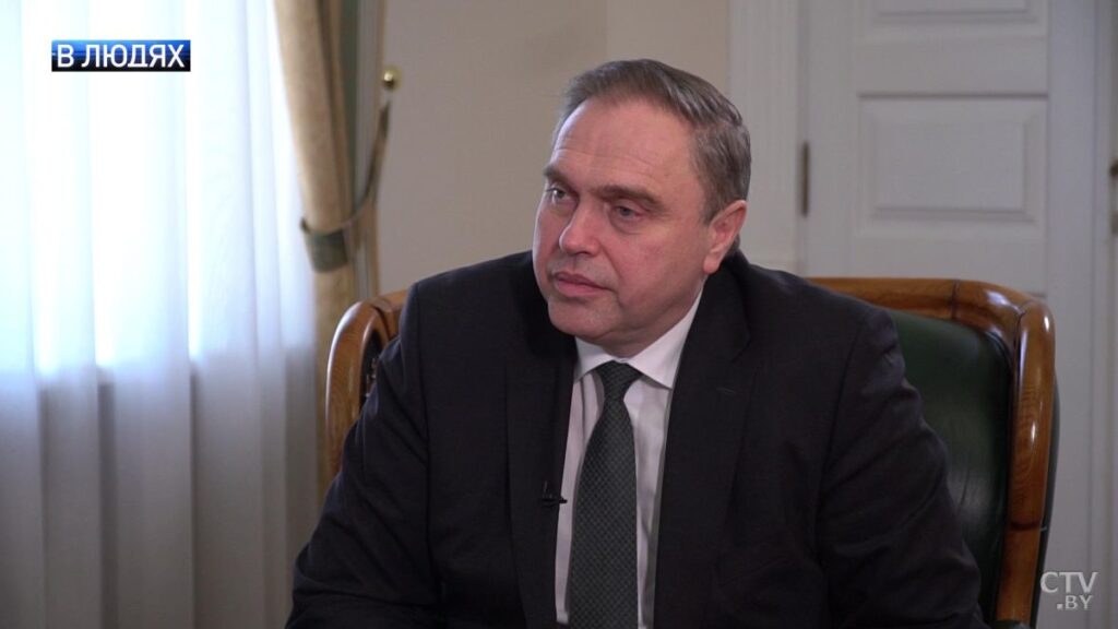 "Больше всего на свете боюсь за детей и семью". Большое интервью Владимира Караника в цитатах "Больше всего на свете боюсь за детей и семью". Большое интервью Владимира Караника в цитатах