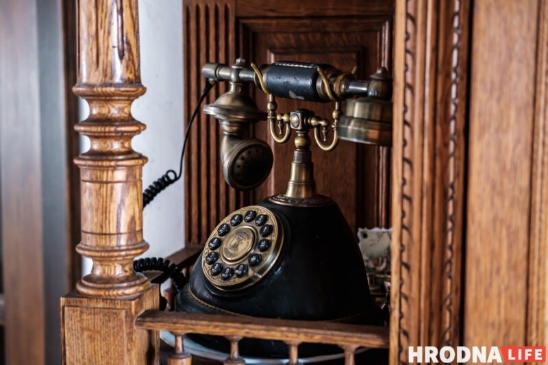 «У кожным акне па паштоўцы». Творчая сям'я - пра сваю кватэру на паддашку