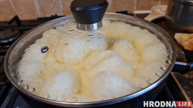 Готовь быстро, ешь медленно. Омлет, салат и брауни для воскресного завтрака