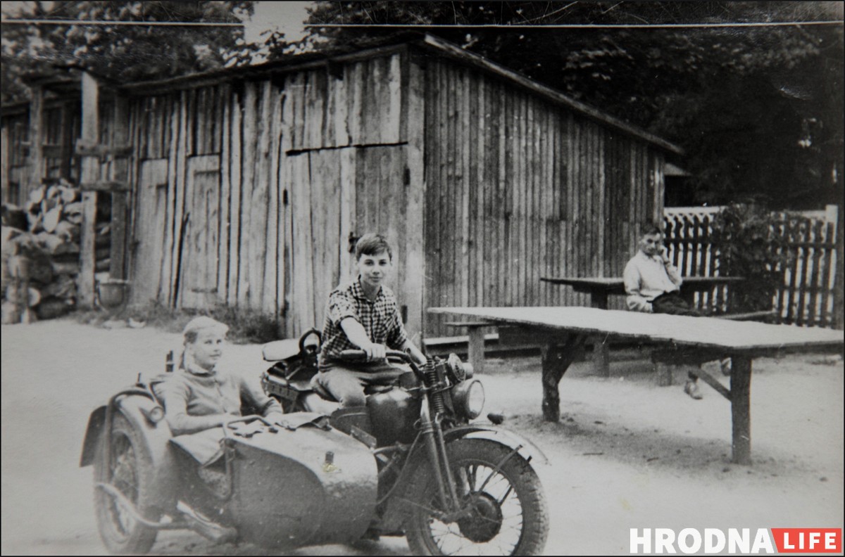 Японские сюжеты и жёлтый кирпич. Дизайнерка — о жизни нескольких поколений в одной квартире