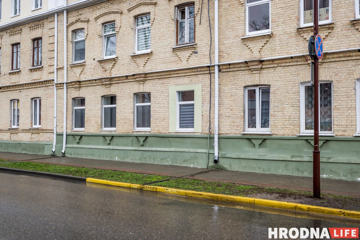 Японские сюжеты и жёлтый кирпич. Дизайнерка — о жизни нескольких поколений в одной квартире