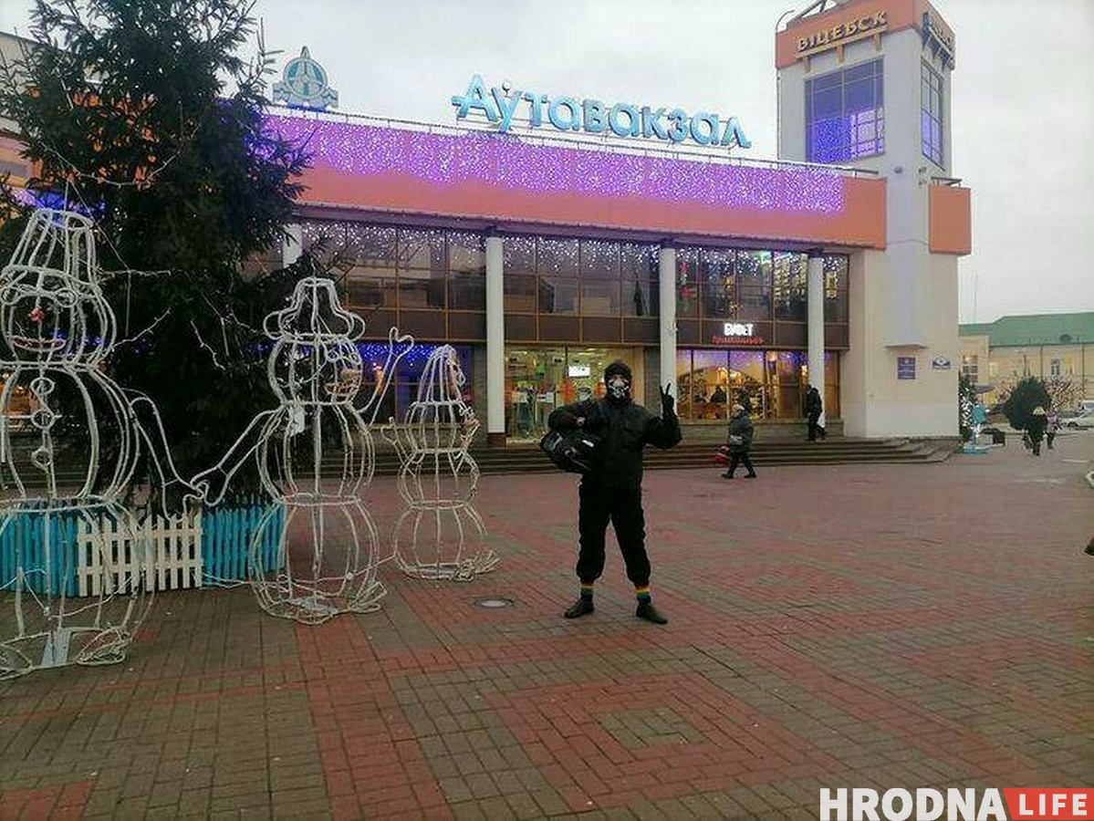 “Уезжать не планирую”. Политзаключенный, музыкант Игорь Банцер вышел с “химии”