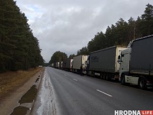 Литва ограничит работу двух пунктов пропуска: будут принимать машины только днём и только легковые