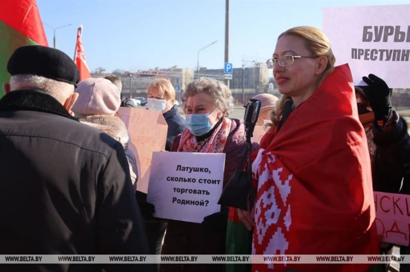 “Инфоспецназовка” Бондарева из Гродно хотела поддержать силовиков автопробегом. Горисполком не разрешил