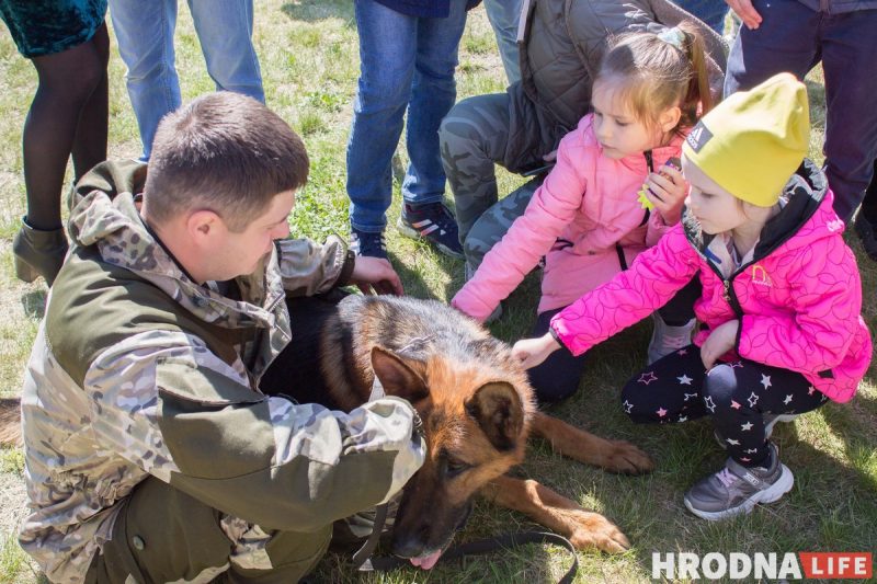 Шэсце, канцэрт і выстава зброі. У Гродне адзначылі Дзень Перамогі, а Караеў распавёў пра "прывід фашызму недалёка ад нас"