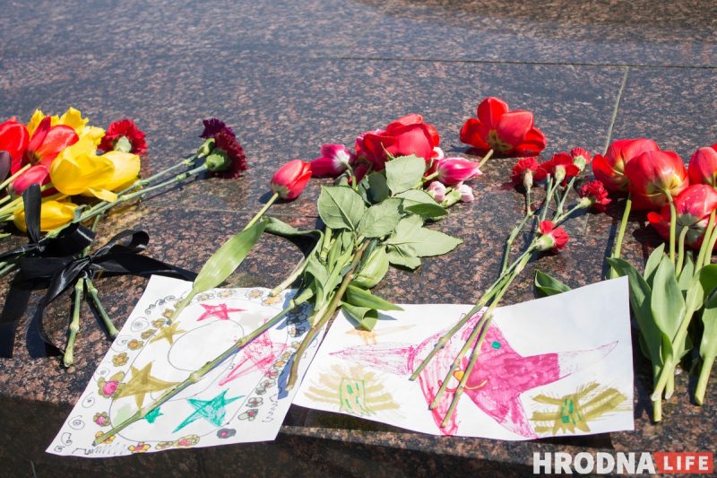 Шэсце, канцэрт і выстава зброі. У Гродне адзначылі Дзень Перамогі, а Караеў распавёў пра "прывід фашызму недалёка ад нас"