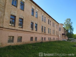 Со скидкой 80%: на Щорса наконец продали бывшие казармы, там будут квартиры для “молодого потребителя”